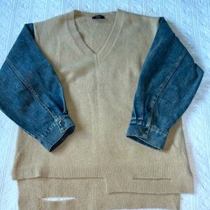 Vici sweater with denim sleeves